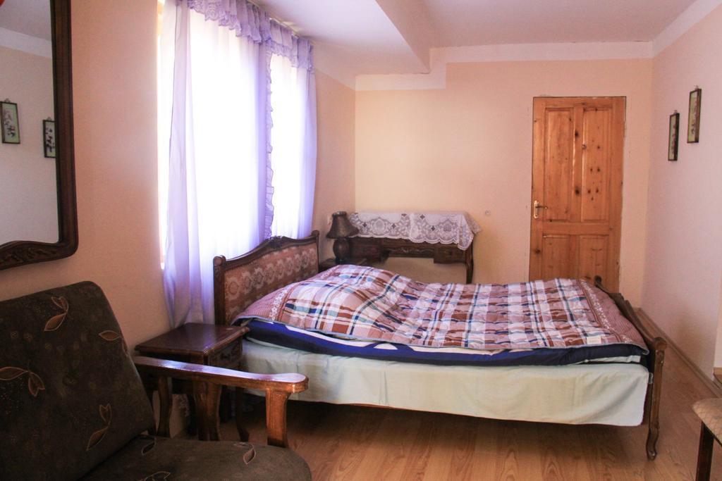 Dodo Japaridze Guesthouse Mestia Room photo